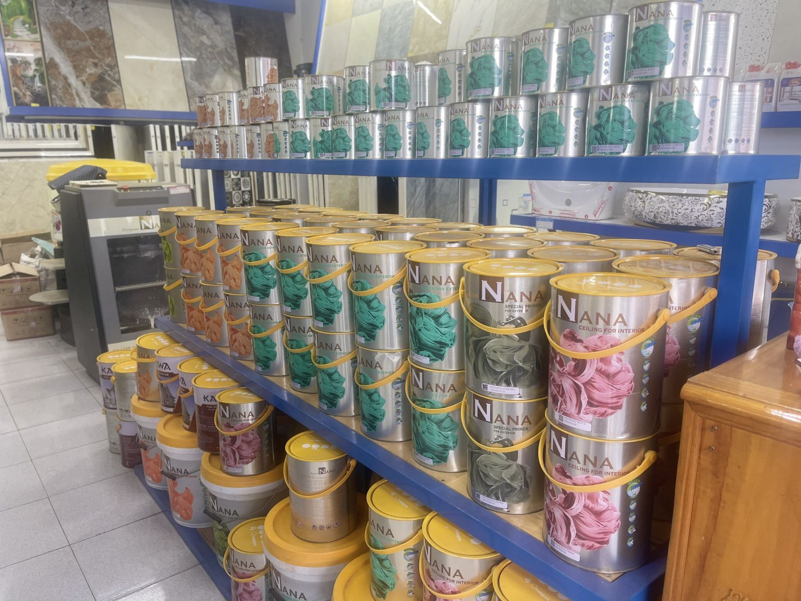 showroom gạch men gia phát tại Dak Nong