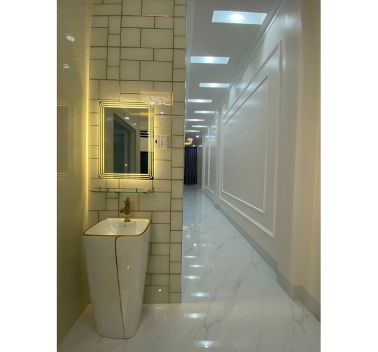 BỒN LAVABO TRỤ ĐỨNG SÀN VIỀN VÀNG CAO CẤP